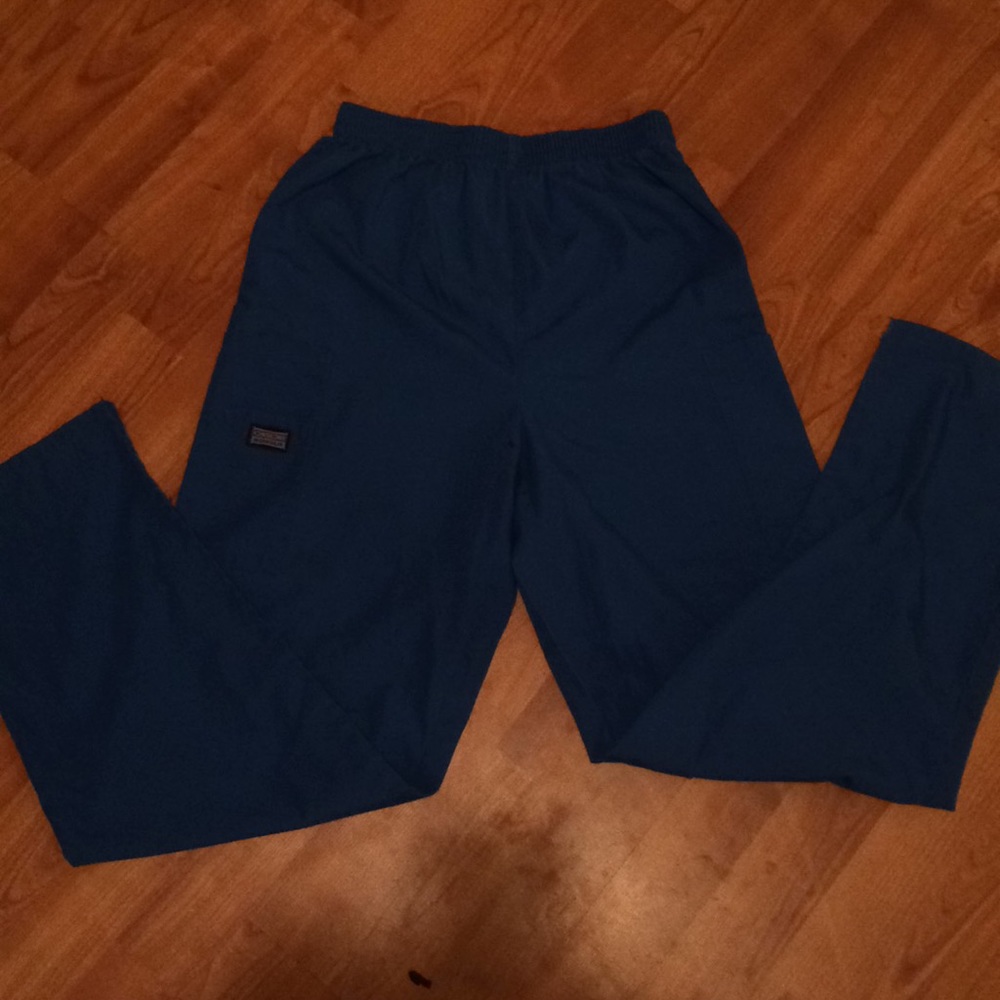 Work scrubs a dark blue color
